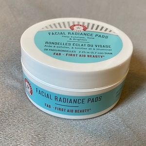 First Aid Beauty Facial Radiance Pads
